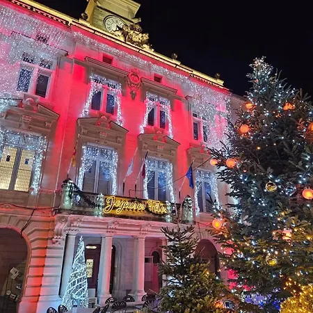 Dans Le Centre Historique Avec Terrasse Privee *