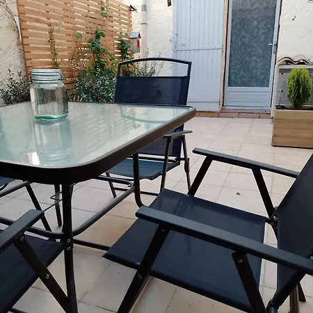 Dans Le Centre Historique Avec Terrasse Privee * Orange (Vaucluse)